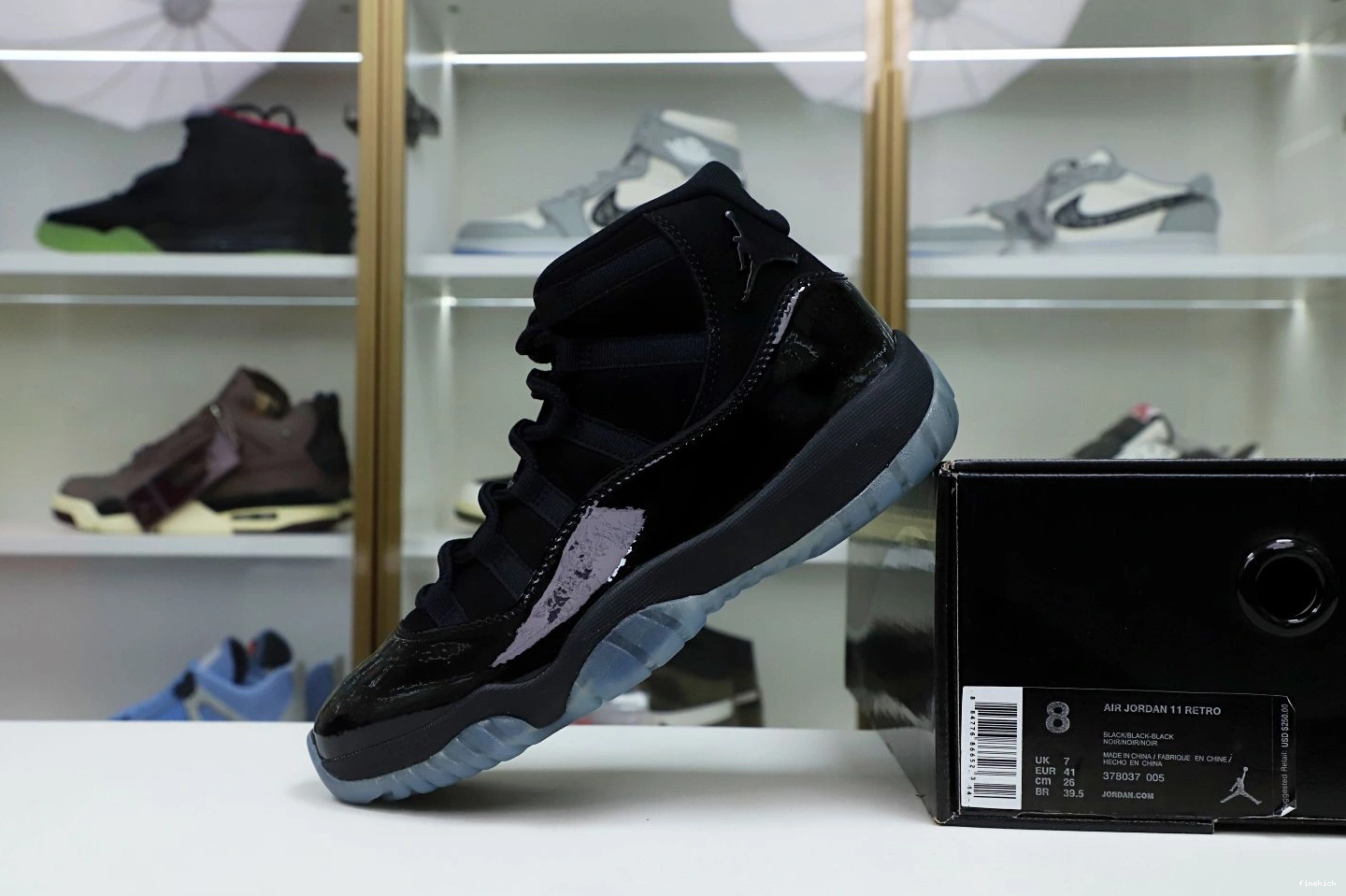 JORDAN 11 RETRO 'CAP GOWN' AIR AND 0826